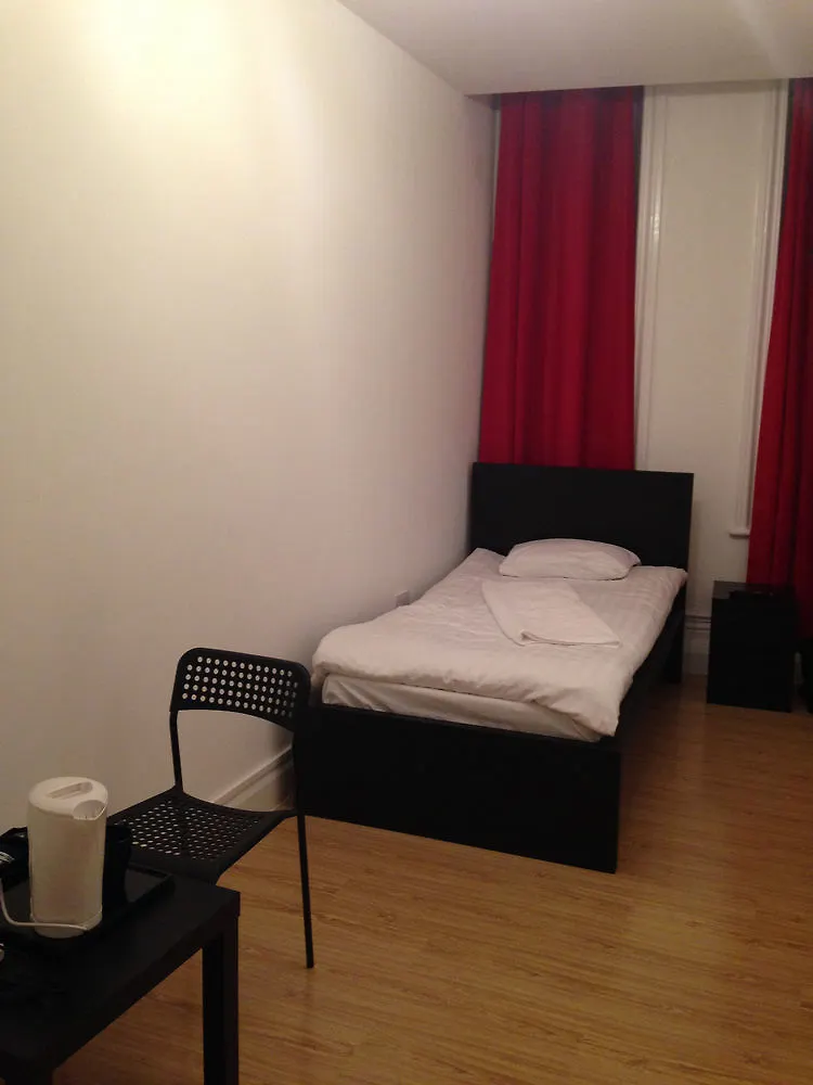 Duke Of Fife Hotel Barking  2*, Barking (Greater London)